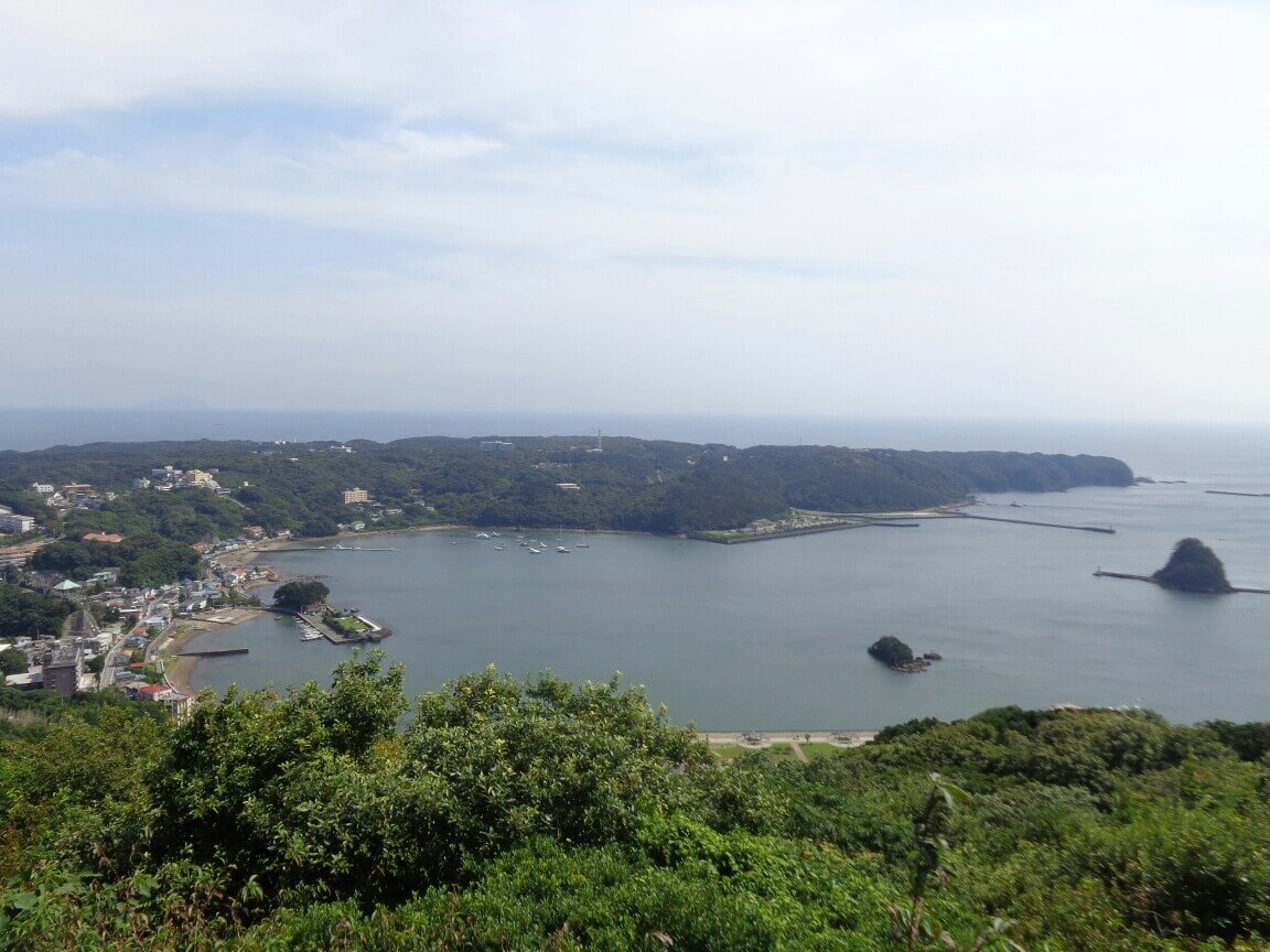 寝姿山自然公園から見える海